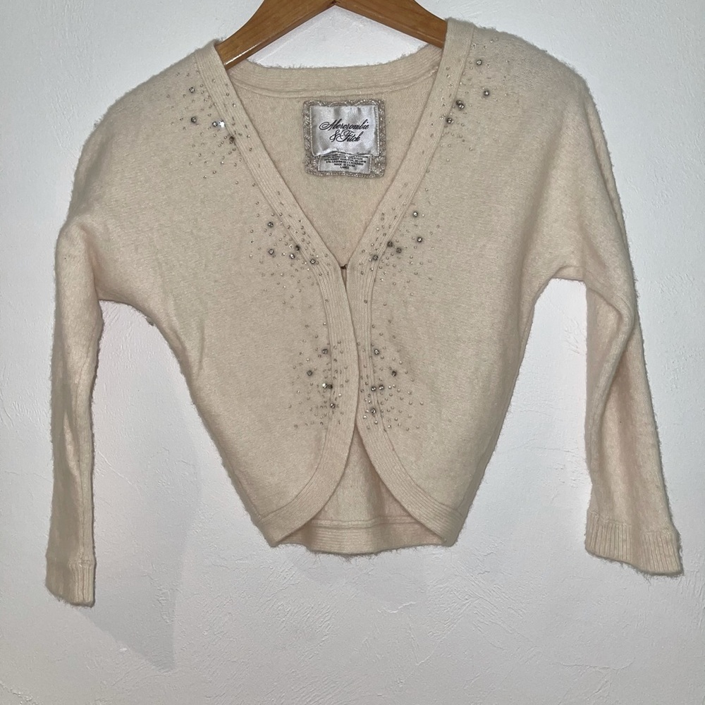 50% Wool, 10% rabbit fur, 5% cashmere A&F cardigan